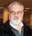 P. Tomás Del Valle-Reyes es el fundador y director de Descubriendo el Siglo XXI, Inc.
